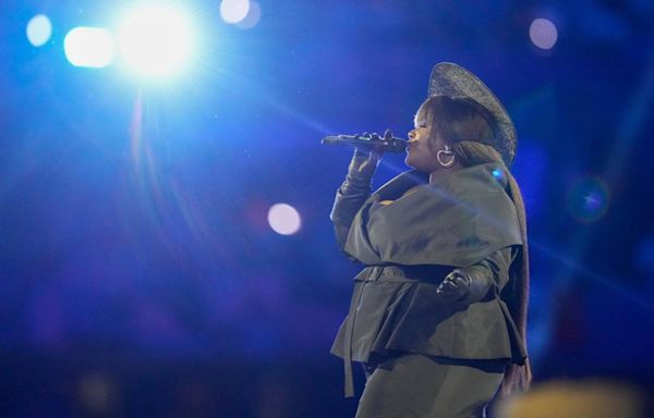 Who is Yseult, the singer who performed "My Way" at the Olympics Closing Ceremony?