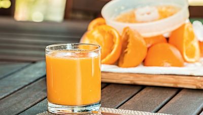 La Nación / ¿Qué le pasa al cuerpo cuando se toma jugo de naranja todos los días?