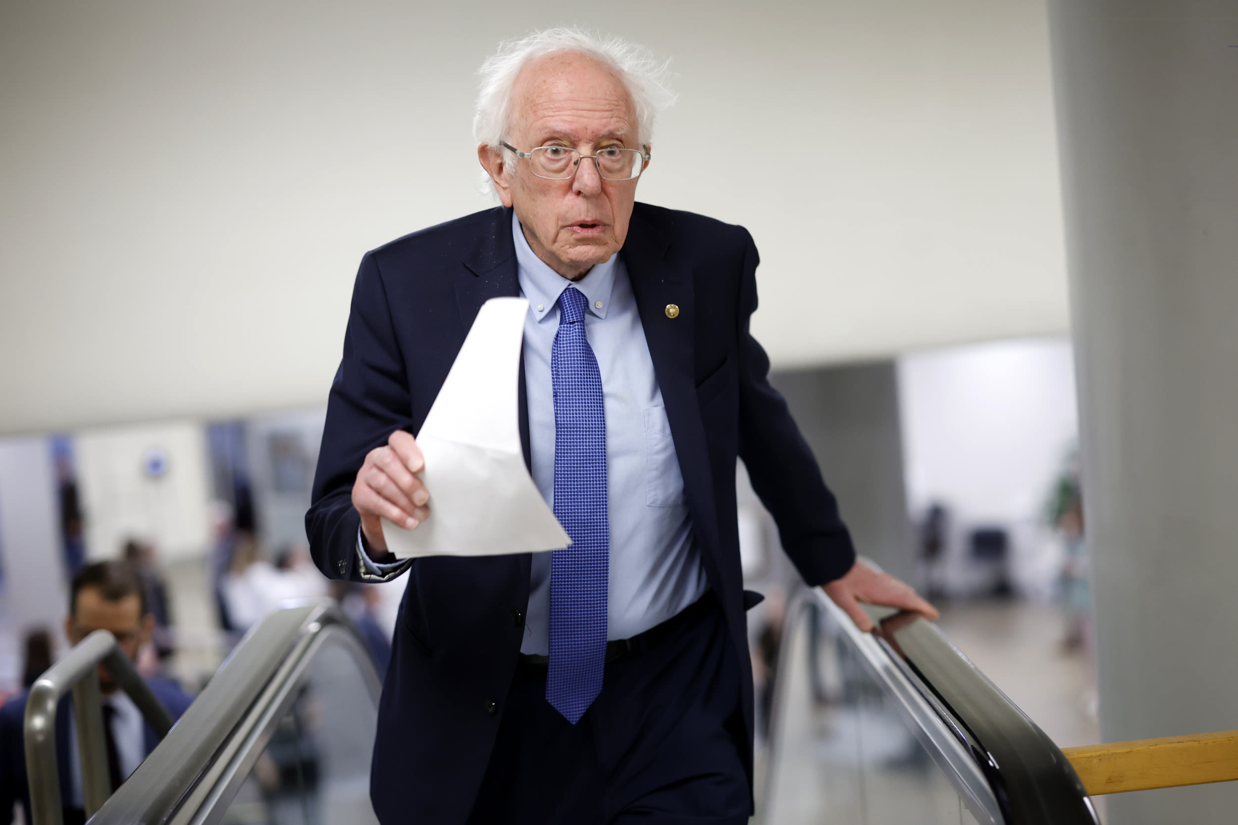 Bernie Sanders ripped for "absolutely ridiculous" reelection decision