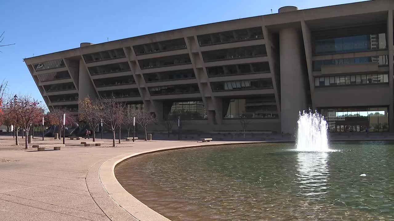 Dallas City Council member was stuck in City Hall elevator Saturday morning