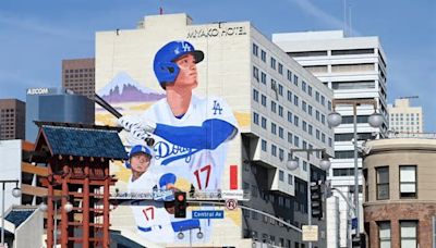 「打者大谷、投手翔平」！洛杉磯宮古酒店巨型壁畫揭幕引球迷關注