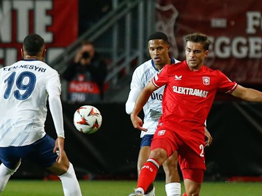 Mourinho rescata un punto con Tadic ante el Twente