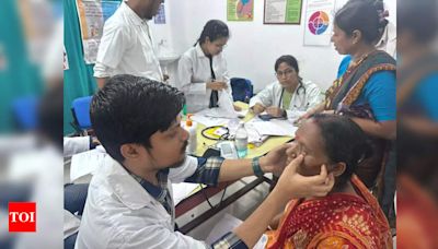 Medical camp for families adopted by MBBS students of Diamond Harbour Medical College | Kolkata News - Times of India