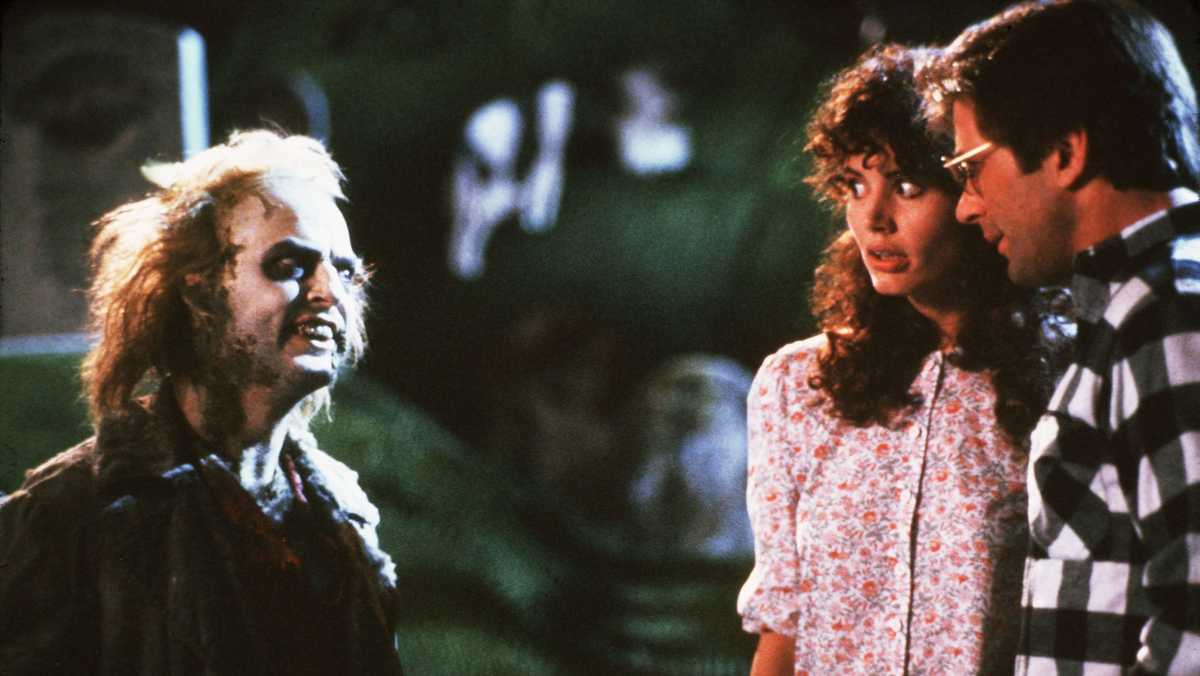 Tim Burton says Geena Davis and Alec Baldwin aren't in 'Beetlejuice' sequel