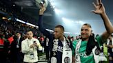 La complicidad de Mbappé y Keylor Navas en su adiós del PSG