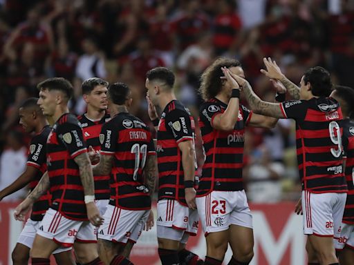 Flamengo golea al Atlético Mineiro y amplía la ventaja como líder