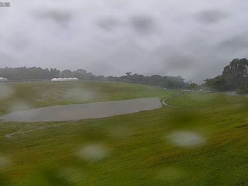 雨勢不斷 台東熱氣球場地積水成「鹿野版嘉明湖」 多場活動取消