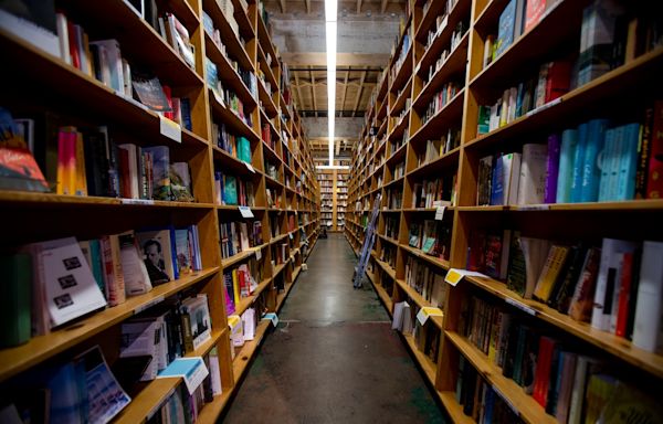 Powell’s Books will sell off book backlog during 2-day warehouse sale next month