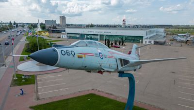 Alberta Aviation Museum lobbies to take over historic Hangar 14 at Blatchford