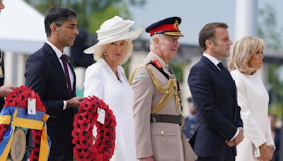 El rey Carlos III rinde homenaje a una generación que luchó, murió y esperó la libertad