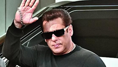 Salman Khan makes first public appearance with heightened security amid the reports of another attack by Lawrence Bishnoi's gang - Times of India