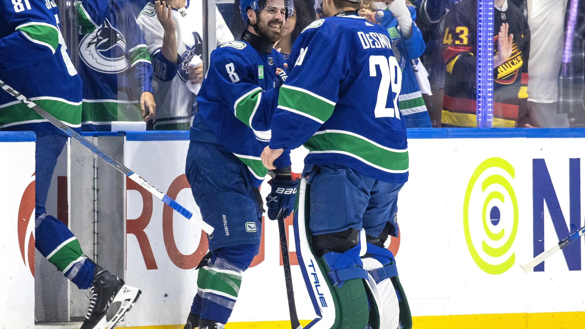 Canucks overcome 3-goal deficit to stun Oilers 5-4 in Game 1