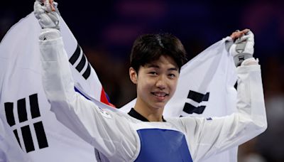 Taekwondo-South Korea's Park wins men's flyweight gold