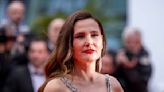 Virginie Ledoyen révèle qu'elle a échangé son premier baiser de cinéma à 14 ans avec un homme 50 ans plus âgé qu'elle