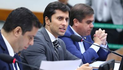 Relator resiste a fazer mudanças, e Lira cogita pautar projeto alternativo sobre planos de saúde