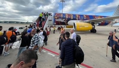 ¡Aficionados del Madrid viajan a Londres en un avión del FC Barcelona!