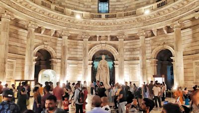 International Museum Day, mercury rising and more news from Kolkata in pictures
