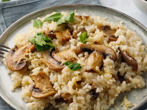 Cómo hacer risotto de champiñones, la receta del arroz más cremoso