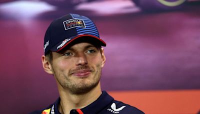 Verstappen debe hacer "trabajo de interés público" tras insultos en rueda de prensa