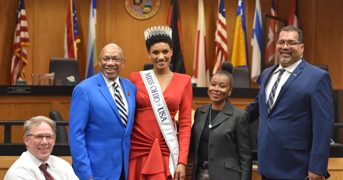 Stivers grad Hudson, now Miss Ohio USA, visits Dayton City Hall, says ‘dream big’