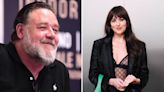 Russell Crowe critica Dakota Johnson por detonar o seu próprio filme na Marvel: 'É trabalho; faça o seu papel'