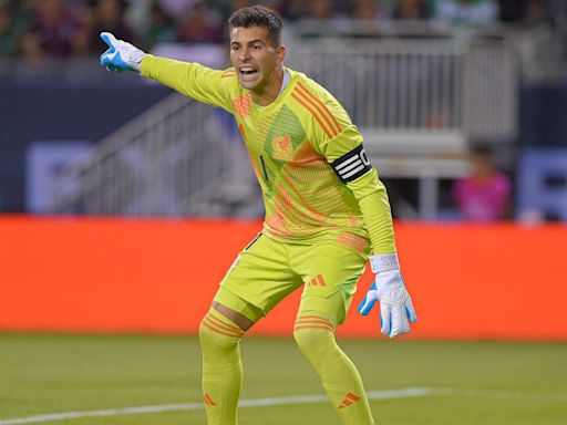 ¿Por qué Julio González usa guantes de cuatro dedos con la Selección mexicana? | Goal.com Espana