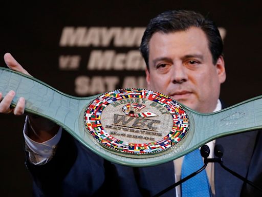 Mauricio Sulaimán asegura que Manny Pacquiao podría competir por el título del CMB - El Diario NY