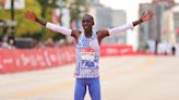 Kelvin Kiptum pulverizó el récord mundial de Maratón en Chicago y la barrera de las dos horas está cada vez más cerca de ser quebrada