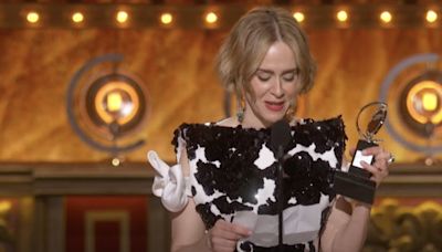 Video: Sarah Paulson Accepts Tony Award For APPROPRIATE