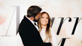 Jennifer Lopez revela dulce inscripción de Ben Affleck en su anillo de compromiso