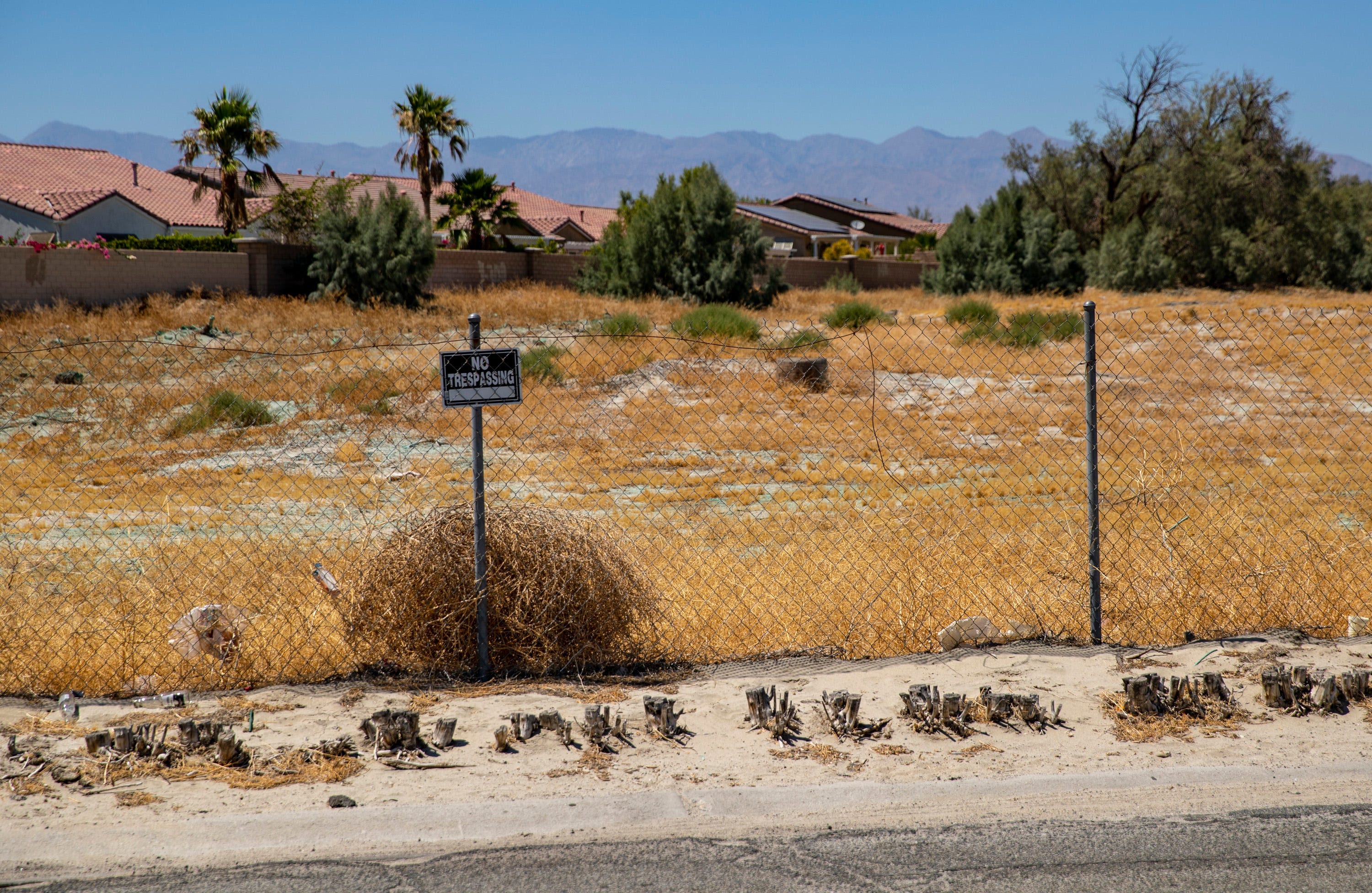 Check out these (depressing yet fascinating) photos of golf courses that closed