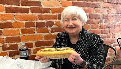 Janet Yellen orders cheesesteak like a Philadelphian