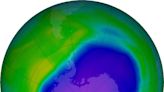 Crece el agujero de ozono en 2022, pero sigue reduciéndose