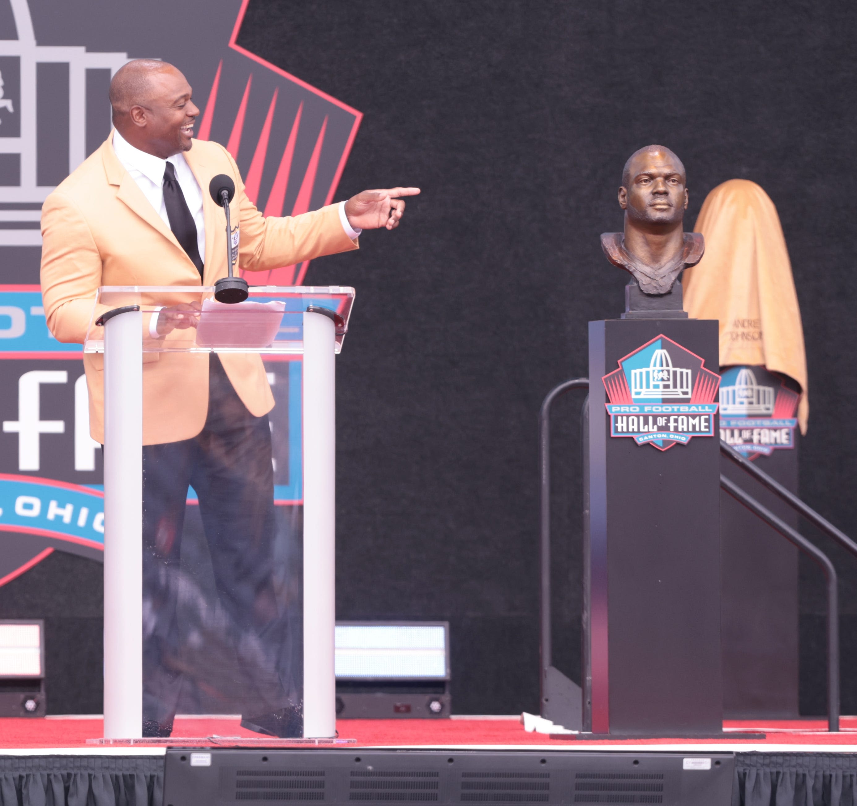 2024 Pro Football Hall of Fame Enshrinement | New class waits out delay then enjoys moment