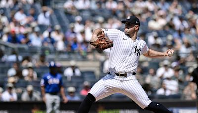 Rangers ravage Yankees bullpen to salvage doubleheader