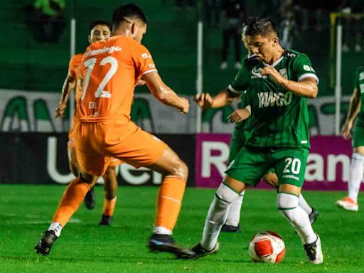 Oriente Petrolero y Royal Pari se perjudican con un empate en blanco - El Diario - Bolivia