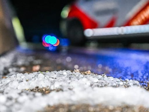 Unwetter-Chaos auf A2 in NRW ++ Massenkarambolage ++ Stau wegen schlafender Autofahrer