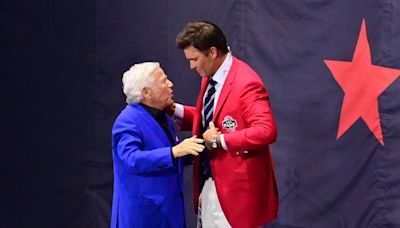 Patriots owner Robert Kraft buys signed Tom Brady rookie card for six figures at auction