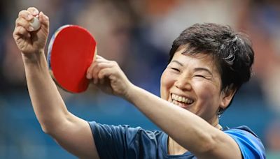 奧運桌球》盧森堡61歲倪夏蓮首戰奪勝寫奧運紀錄 32強對決「小38歲」球后孫穎莎