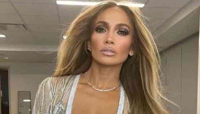 Jennifer Lopez mantém aliança de casamento com Ben Affleck