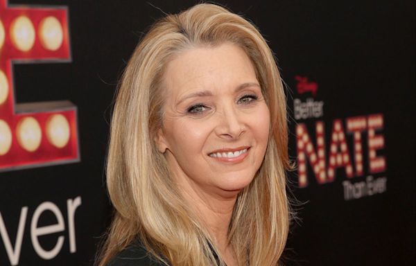 Lisa Kudrow reacts to Jennifer Aniston's comment about 'irritating' Friends detail