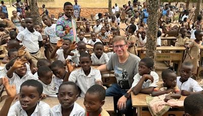 Aus Spenden: Vier Schulen für afrikanische Länder zum Geburtstag
