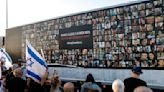 Emmanuel Macron rend hommage aux otages enlevés par le Hamas depuis 300 jours