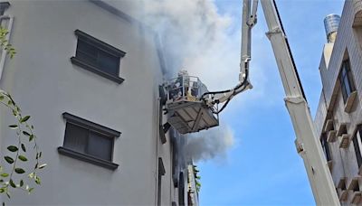 台南南區民宅火警1死3傷 婦人倒臥頂樓電梯內