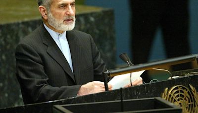 Un asesor de Jameneí dice que Irán cambiará su doctina nuclear si ve amenazada su existencia