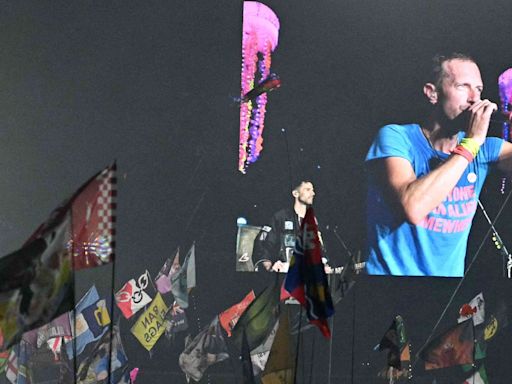 Coldplay sorprende al público con un inesperado artista invitado en el festival de Glastonbury - ELMUNDOTV