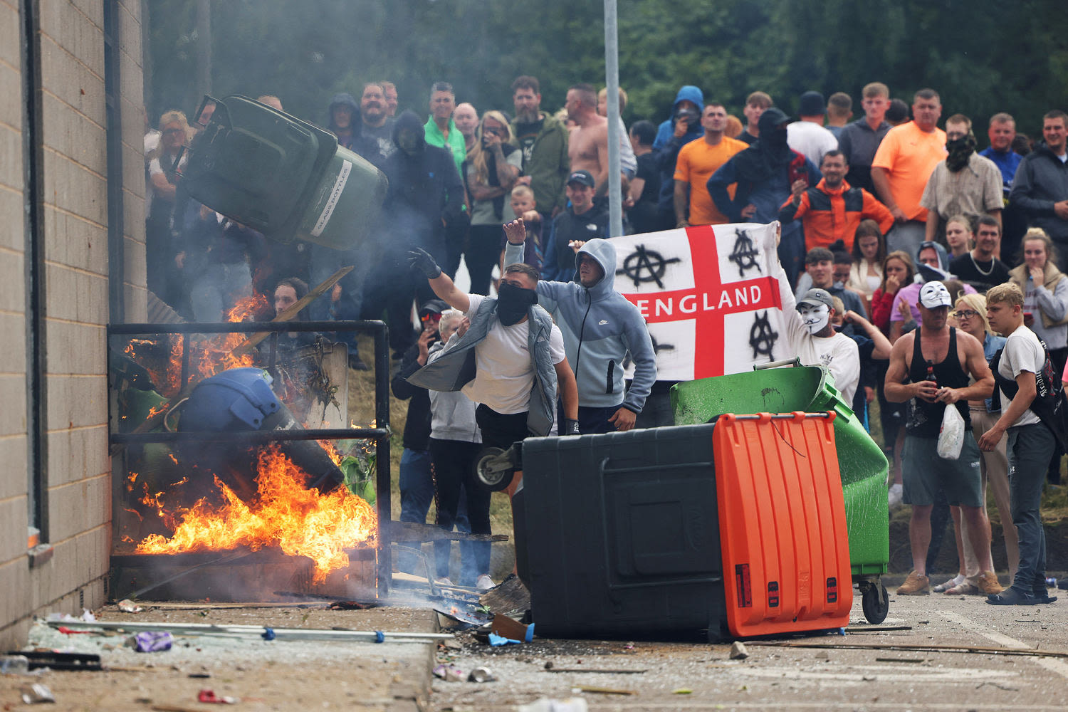 U.K. far-right riots spread, triggering emergency security meeting