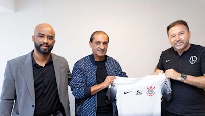 Corinthians anuncia Ramón Diaz como novo técnico; contrato vai até o fim de 2025