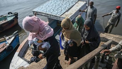 Midwife On The Frontline Of Climate Change On Pakistan's Islands