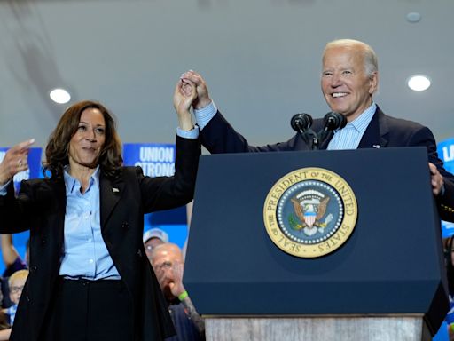 Biden y Kamala Harris celebran logros de la comunidad hispana - La Opinión